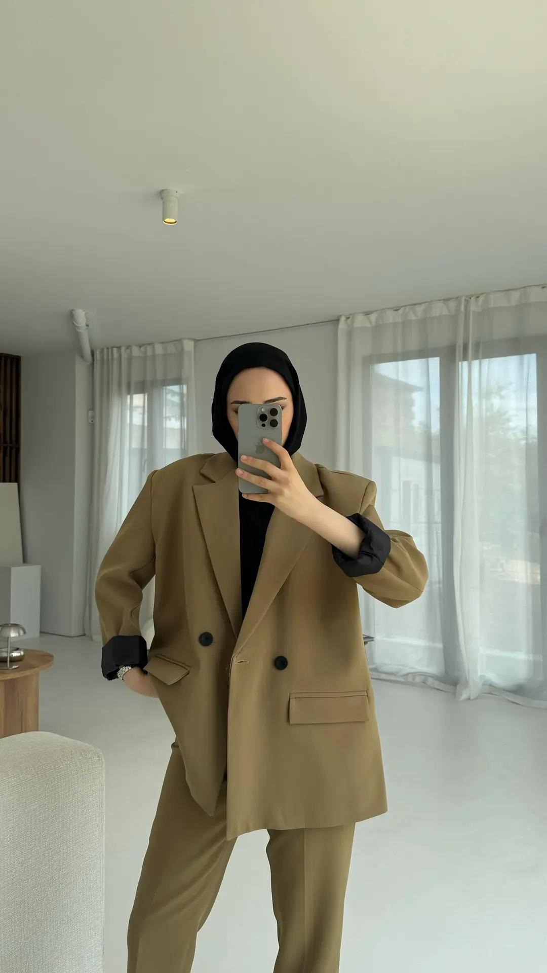 Siyah Astarlı Ceketli Takım - Görsel 7